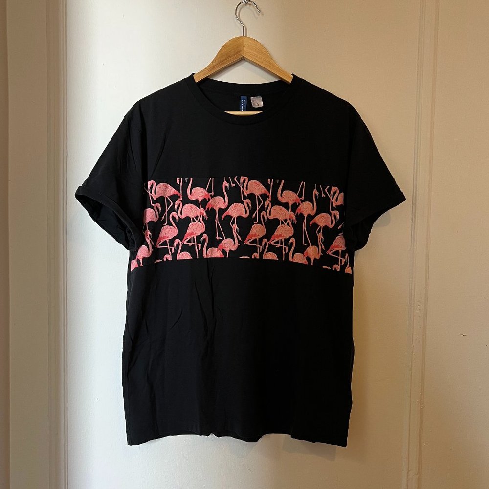H&M Round-Neck Black Graphic Short-Sleeve T-Shirt W/Pink Flamingos - Men's XL